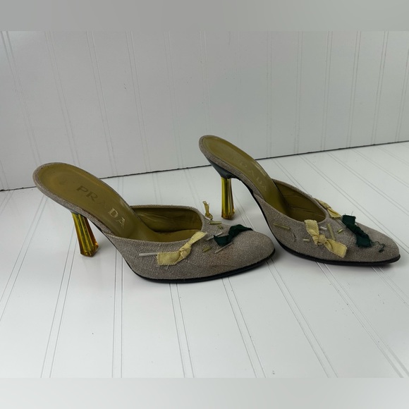 Prada Pointy Toed Knit High Heels - Picture 3 of 12